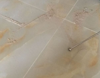 石拐瓷砖空鼓维修公司分享粘合剂选择不当在瓷砖铺贴过程中可能导致以下问题